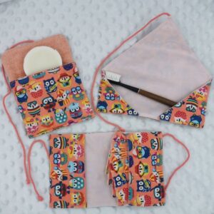 Kit voyages Hiboux 5 : pochette savon + pochette voyage lingettes + pochette brosse à dents - vue ouverte